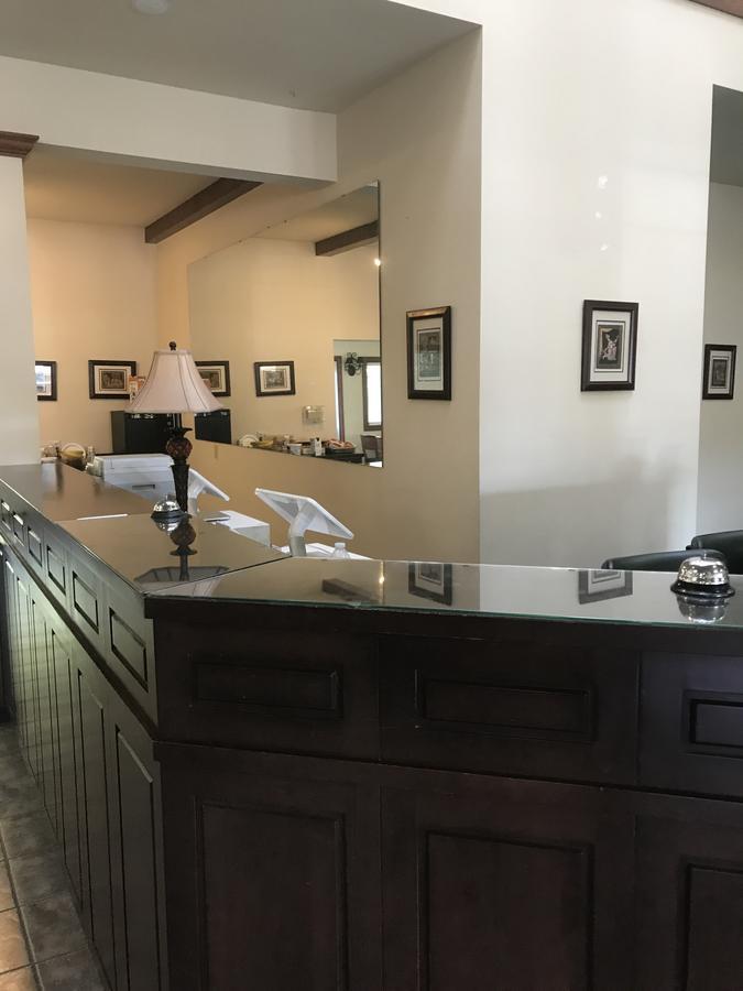 Nirvana Inn & Grill Ellensburg Extérieur photo