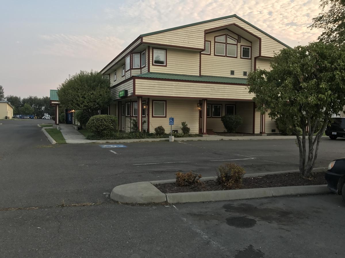 Nirvana Inn & Grill Ellensburg Extérieur photo